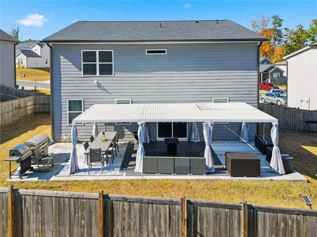 196 Summit Pointe Drive, Dallas, GA 30132