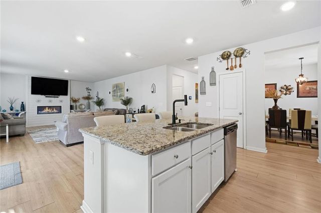 196 Summit Pointe Drive, Dallas, GA 30132