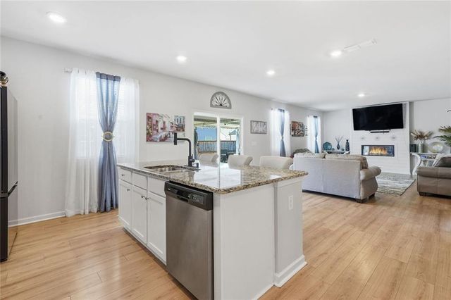 196 Summit Pointe Drive, Dallas, GA 30132