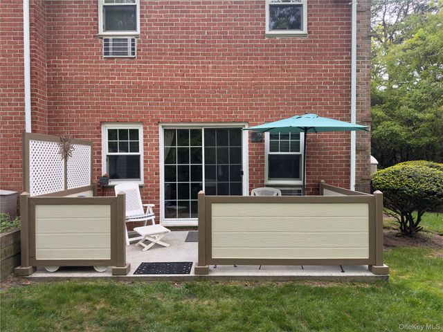 18 Glen Hollow Drive F1, Holtsville, NY 11742