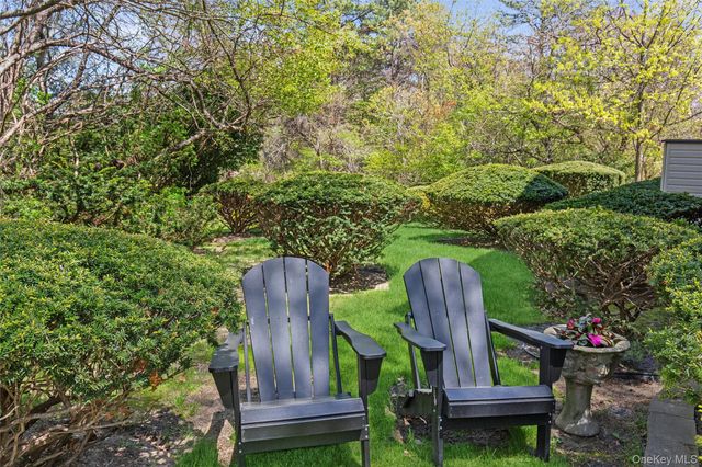 18 Glen Hollow Drive F1, Holtsville, NY 11742