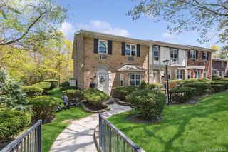 18 Glen Hollow Drive F1, Holtsville, NY 11742