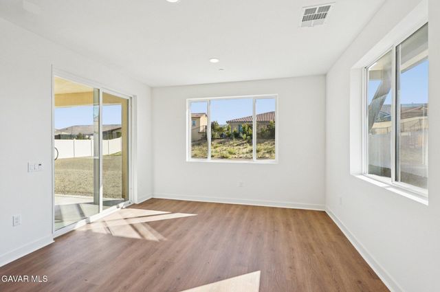 4040 Saddle Drive, Palmdale, CA 93551