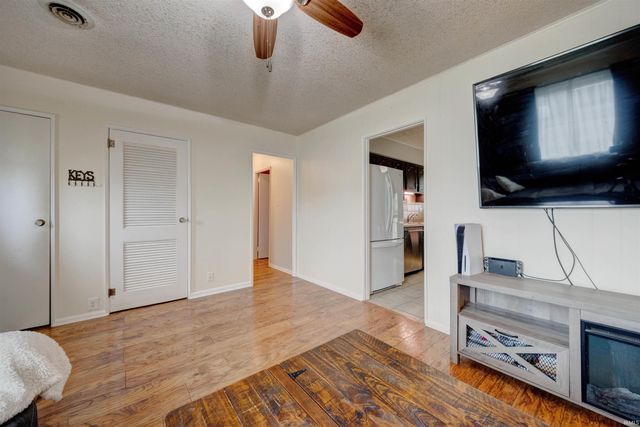 525 W Mill Road, Evansville, IN 47710