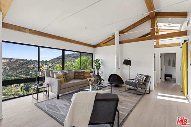 14 Stallion Road, Bell Canyon, CA 91307