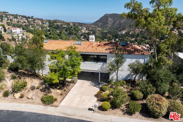 14 Stallion Road, Bell Canyon, CA 91307