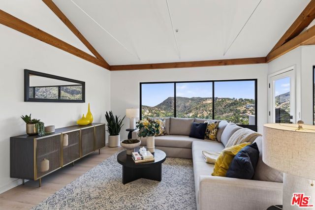 14 Stallion Road, Bell Canyon, CA 91307