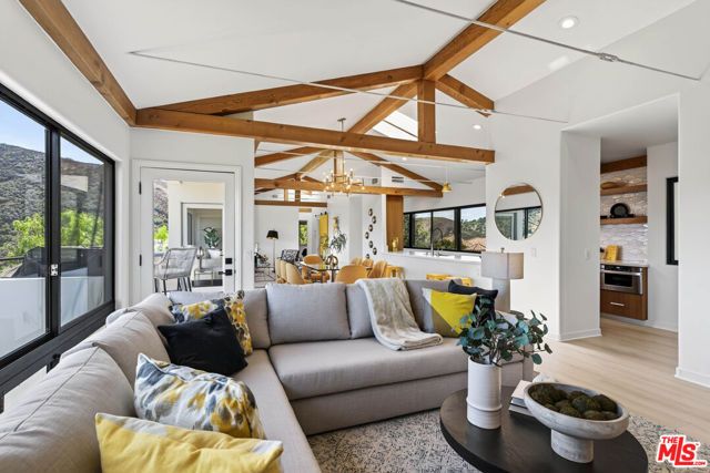14 Stallion Road, Bell Canyon, CA 91307