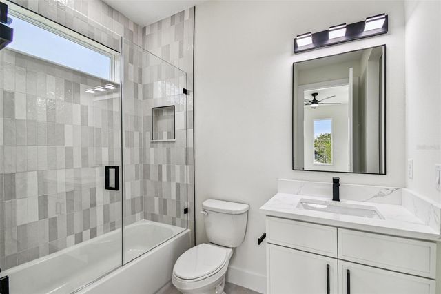 3017 W SPRUCE STREET, Tampa, FL 33607