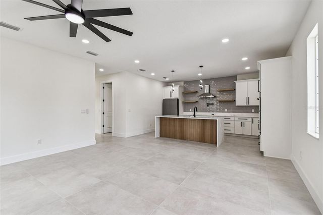 3017 W SPRUCE STREET, Tampa, FL 33607