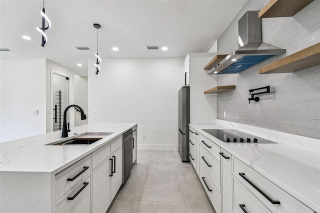 3017 W SPRUCE STREET, Tampa, FL 33607