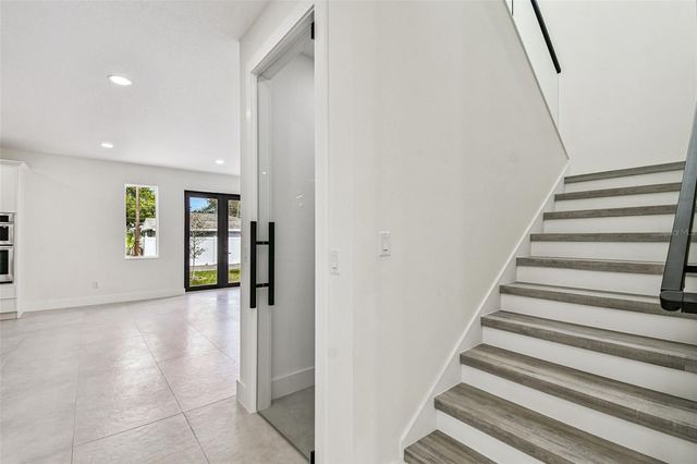 3017 W SPRUCE STREET, Tampa, FL 33607