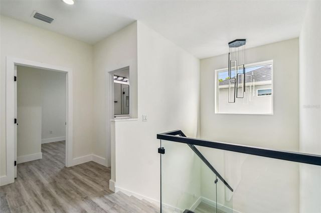 3017 W SPRUCE STREET, Tampa, FL 33607