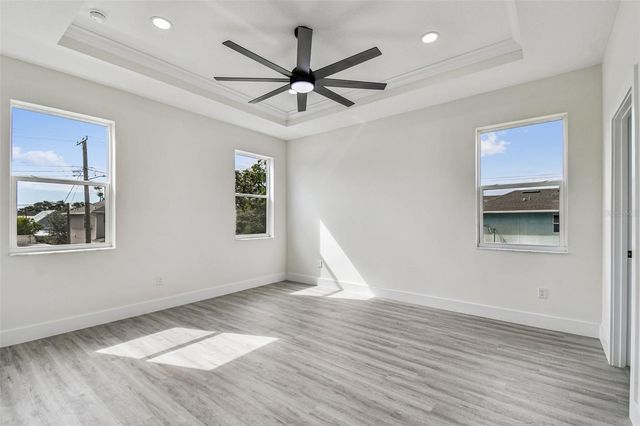 3017 W SPRUCE STREET, Tampa, FL 33607