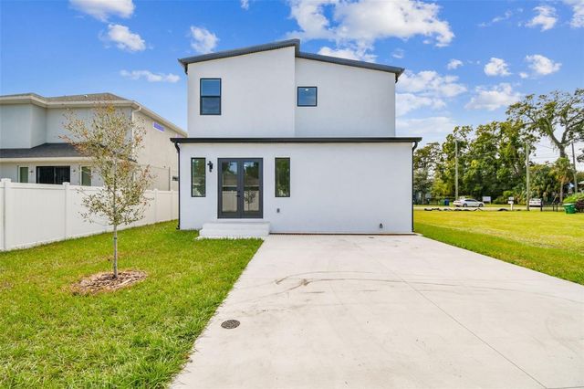 3017 W SPRUCE STREET, Tampa, FL 33607