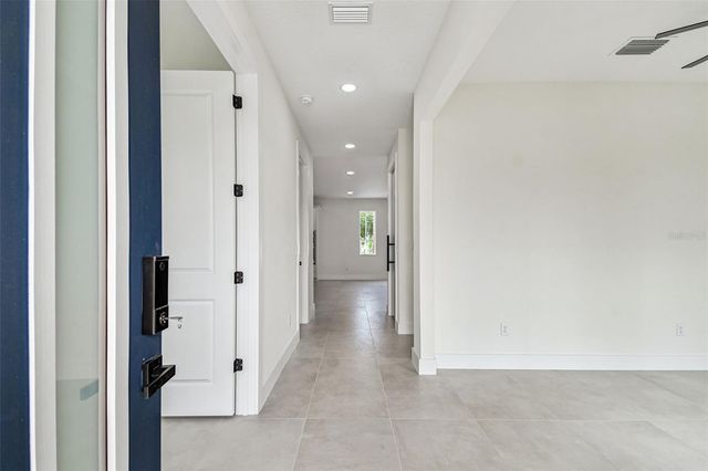 3017 W SPRUCE STREET, Tampa, FL 33607