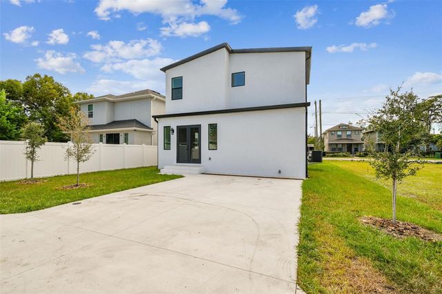 3017 W SPRUCE STREET, Tampa, FL 33607