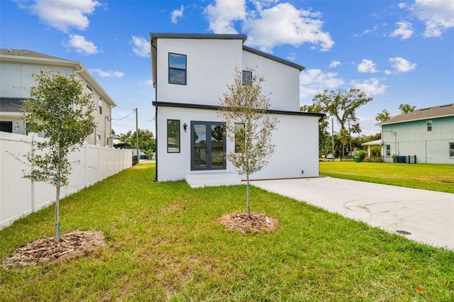 3017 W SPRUCE STREET, Tampa, FL 33607