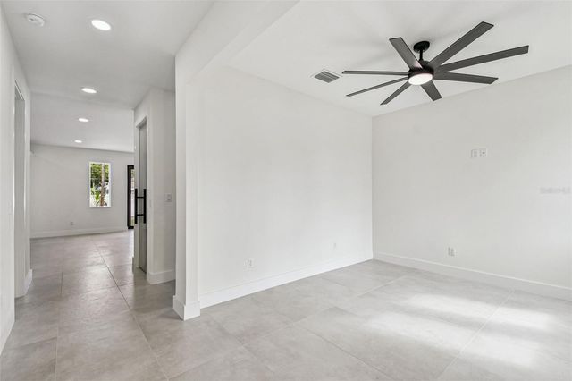 3017 W SPRUCE STREET, Tampa, FL 33607