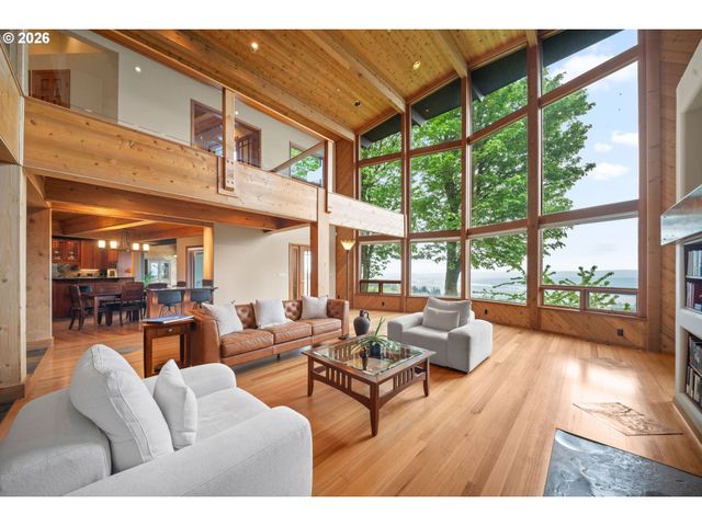 813 Varsity Rd, Kalama, WA 98625