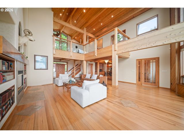 813 Varsity Rd, Kalama, WA 98625