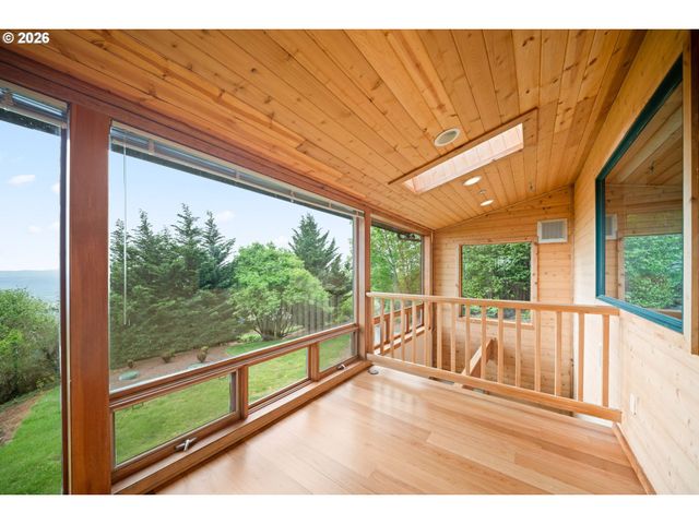 813 Varsity Rd, Kalama, WA 98625
