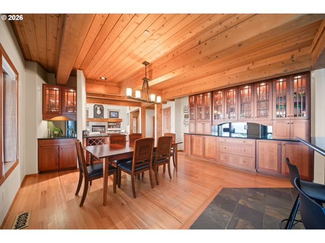 813 Varsity Rd, Kalama, WA 98625