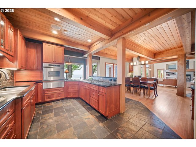 813 Varsity Rd, Kalama, WA 98625