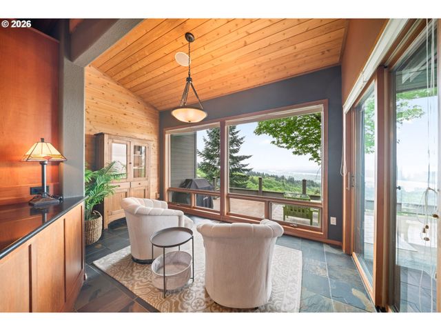 813 Varsity Rd, Kalama, WA 98625