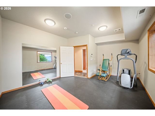 813 Varsity Rd, Kalama, WA 98625