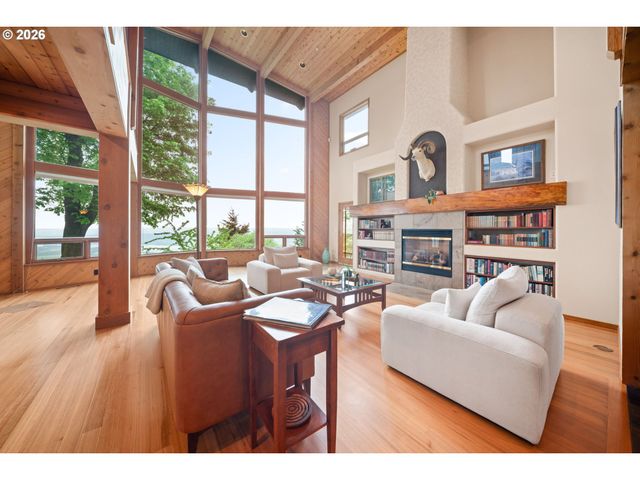 813 Varsity Rd, Kalama, WA 98625