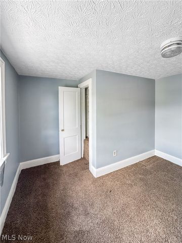 2041 13th Street SW, Akron, OH 44314