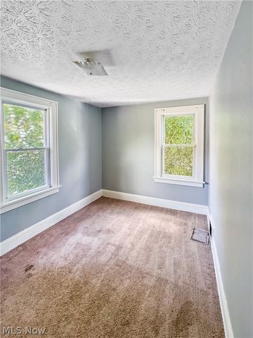 2041 13th Street SW, Akron, OH 44314