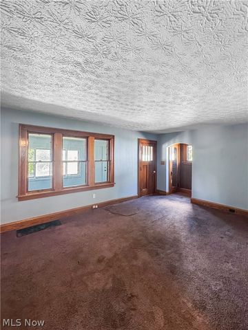 2041 13th Street SW, Akron, OH 44314