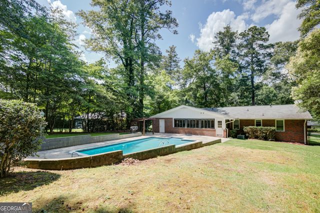 300 Kelly Drive, Fayetteville, GA 30214