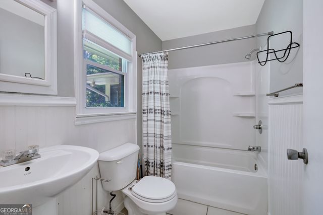 300 Kelly Drive, Fayetteville, GA 30214