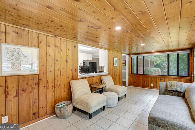 300 Kelly Drive, Fayetteville, GA 30214