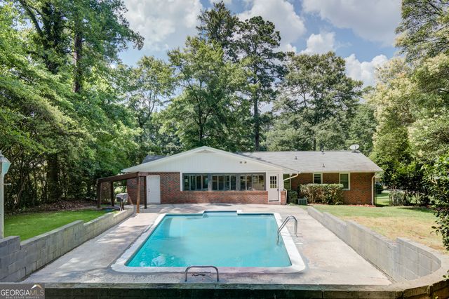 300 Kelly Drive, Fayetteville, GA 30214