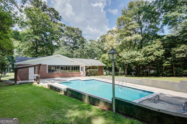 300 Kelly Drive, Fayetteville, GA 30214