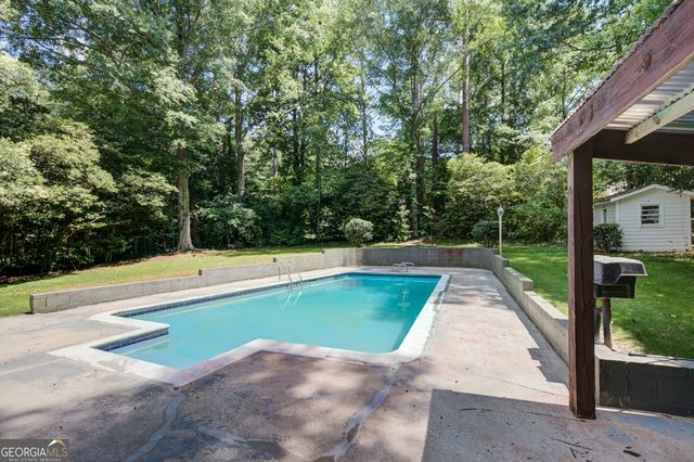 300 Kelly Drive, Fayetteville, GA 30214