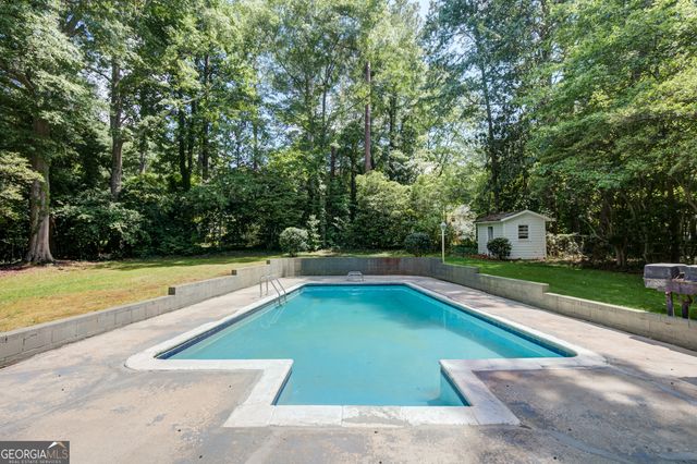 300 Kelly Drive, Fayetteville, GA 30214