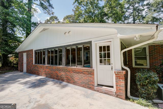 300 Kelly Drive, Fayetteville, GA 30214
