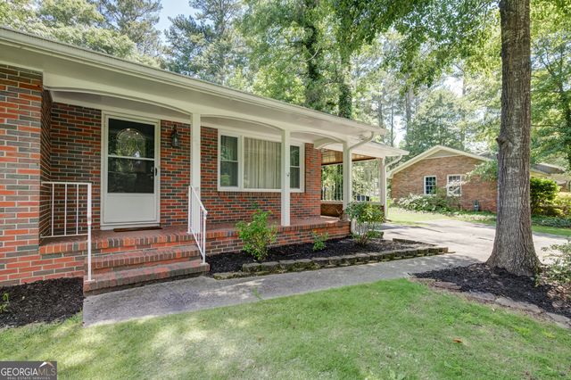 300 Kelly Drive, Fayetteville, GA 30214