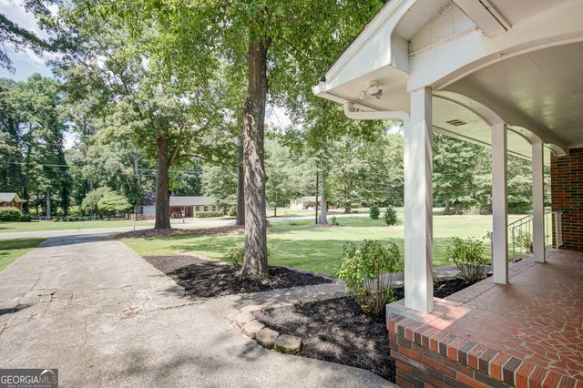 300 Kelly Drive, Fayetteville, GA 30214