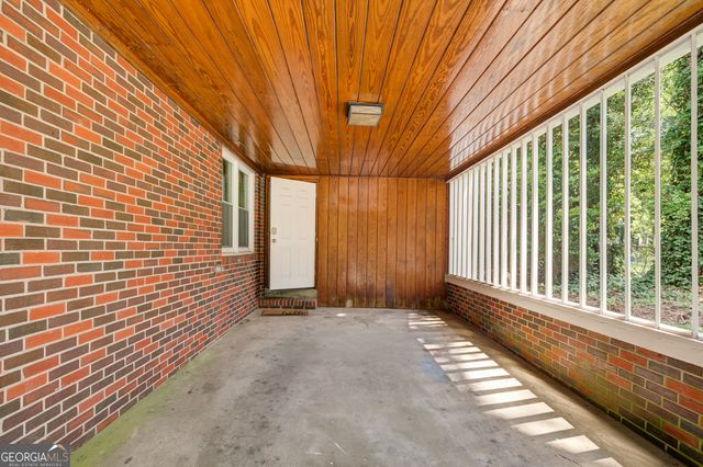 300 Kelly Drive, Fayetteville, GA 30214