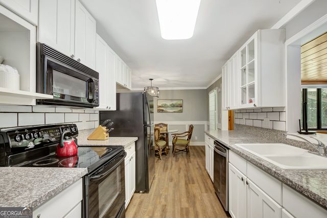 300 Kelly Drive, Fayetteville, GA 30214