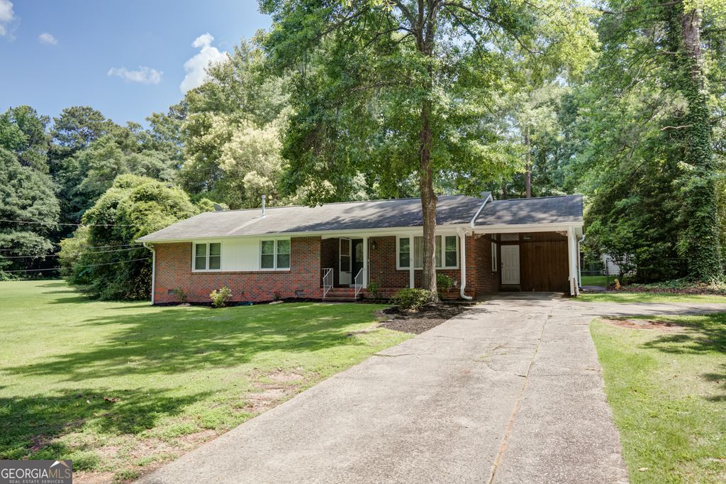 300 Kelly Drive, Fayetteville, GA 30214