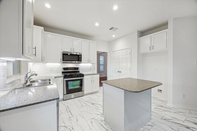 14138 Ivy Bluff Court, Houston, TX 77062