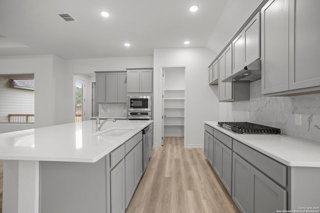 222 Poe Parkway, Castroville, TX 78009