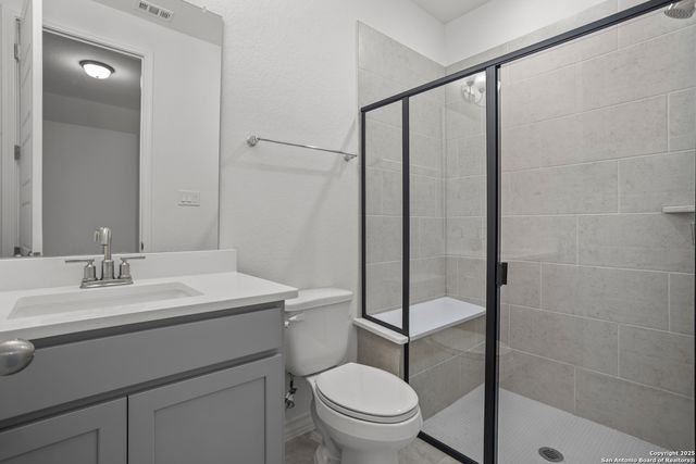 222 Poe Parkway, Castroville, TX 78009